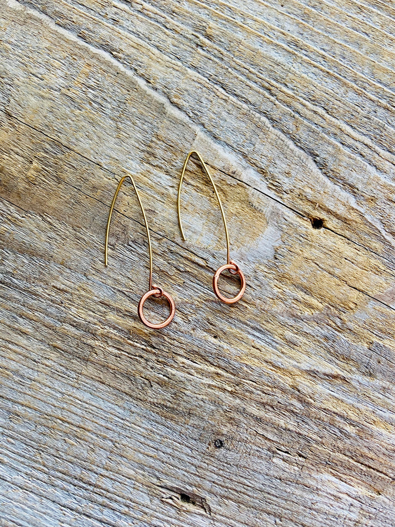 MINIMALISTIC CIRCLE EARRINGS