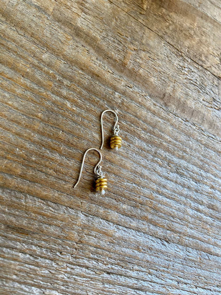 MIXED METAL MINIMALISTIC EARRINGS