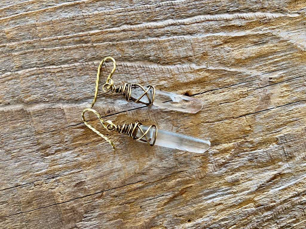 CRYSTAL QUARTZ EARRINGS BRASS