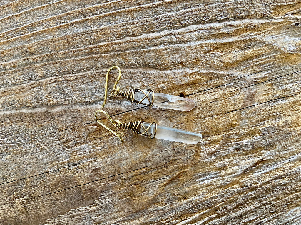 CRYSTAL QUARTZ EARRINGS BRASS